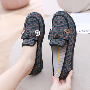 春秋新款老北京布鞋女单鞋老太太软底防滑一脚蹬休闲中老年妈妈鞋