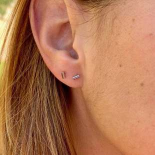 纯银耳钉一字耳棒养耳洞防过敏耳饰双耳洞搭配精致小巧高位耳洞戴