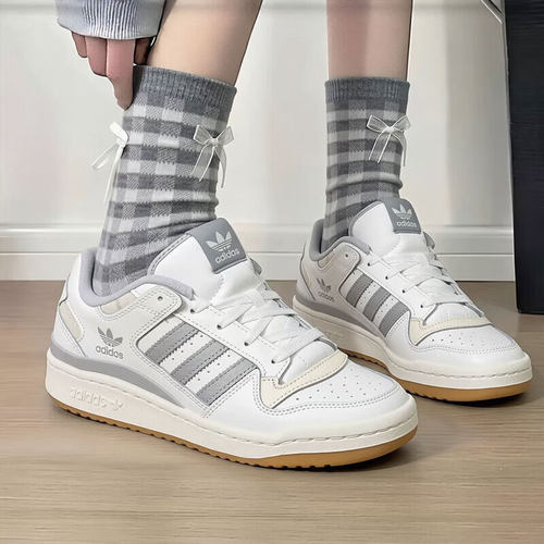 adidas/阿迪达斯三叶草男鞋女鞋新款FORUM 经典低帮板鞋 KH7298