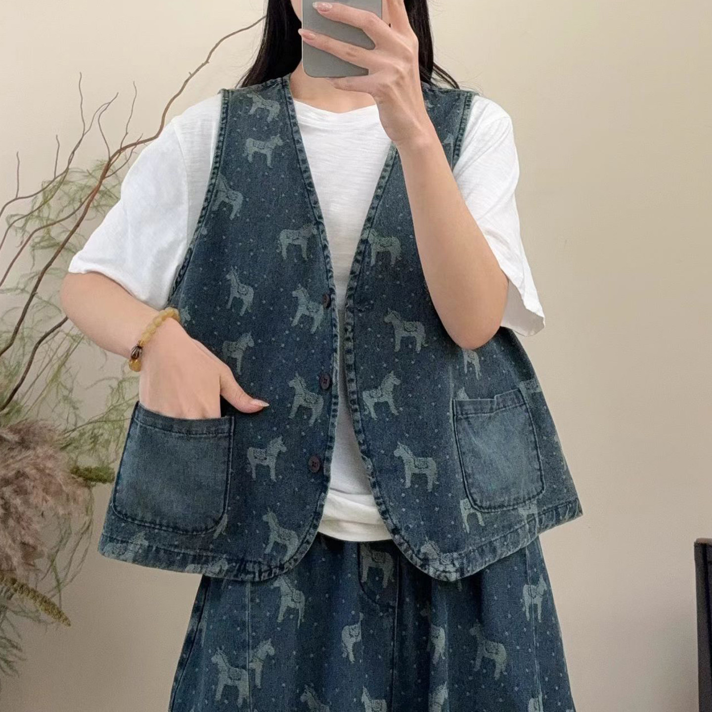 文艺小马印花A版牛仔马甲女