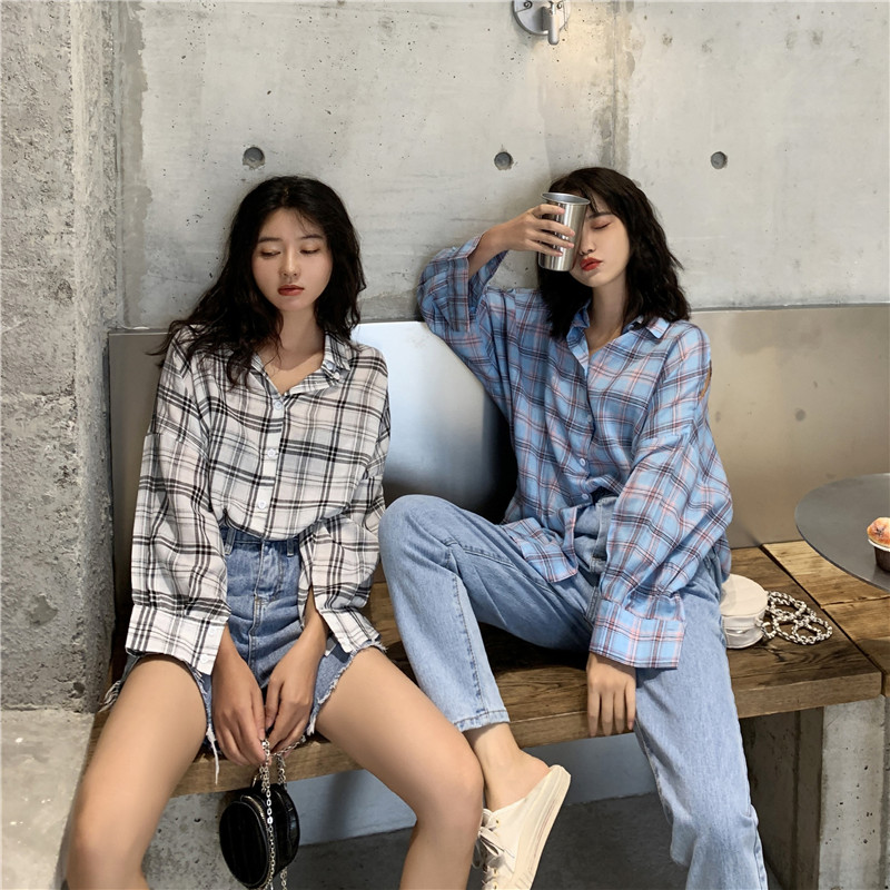 Real-price Korean version of loose and slender long-sleeved checked shirt and blouse