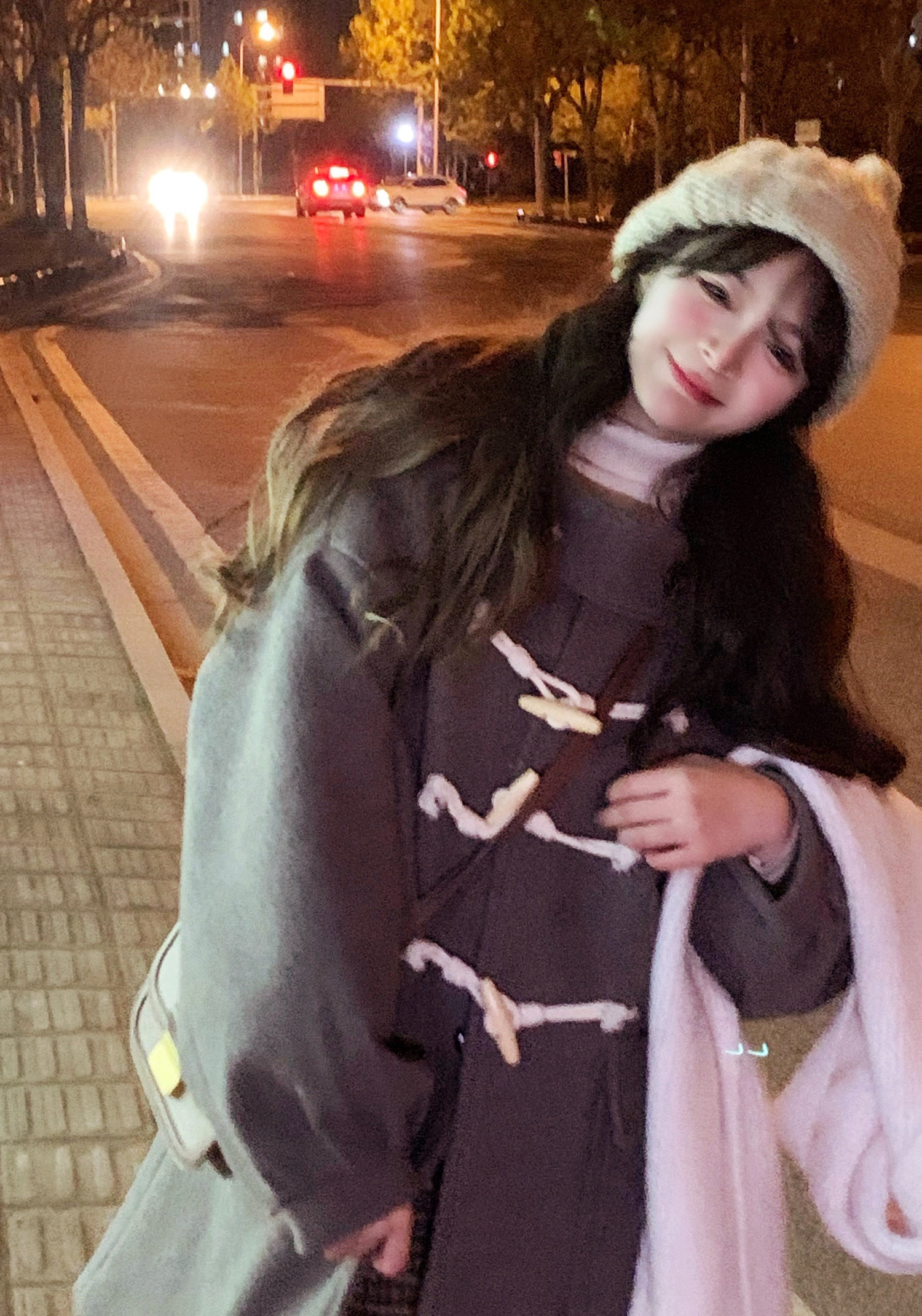 大蒜 可爱毛球连帽中长款毛呢子外套2022冬软妹牛角扣加厚大衣女
