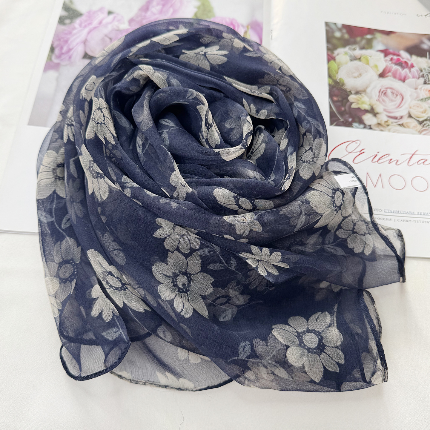 蓝色真丝混纺印花长丝巾2025春秋新款薄款桑蚕丝护颈围巾妈妈纱巾