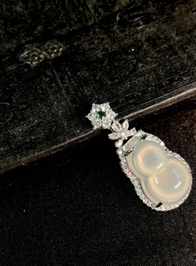 伶达冰透白色玛瑙玉髓葫芦女士精品百搭吊坠项链锁骨链