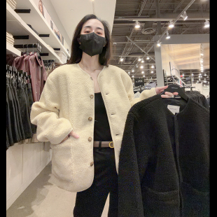 Calvin Klein CK女士新款圆领羊羔绒纽扣保暖时尚上衣外套CW852