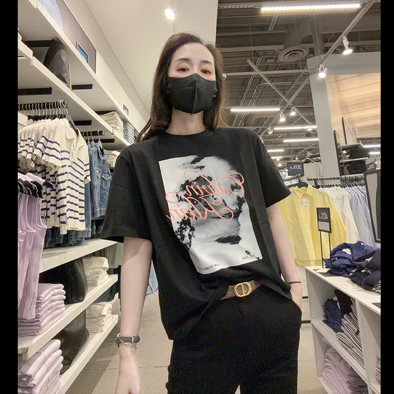 CK Calvin Klein女士新款圆领纯棉舒适休闲印花短袖T恤CW623