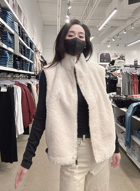 CK女士立领时尚羊羔绒背心