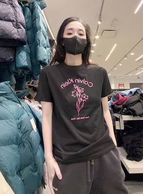 Calvin Klein CK女士新款时尚休闲纯棉显瘦印花休闲短袖T恤CW591