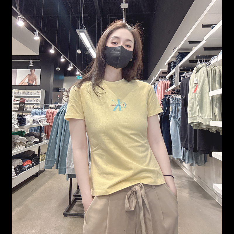 CK女士纯棉舒适休闲印花短袖T恤
