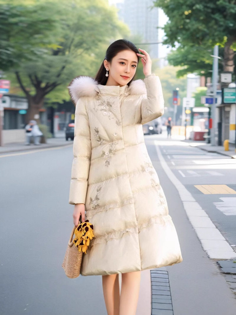 长款刺绣加厚羽绒服女冬季2024新款连帽大毛领加厚白鸭绒外套绣梓