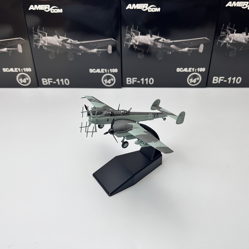 AMER 1:100二战德军梅塞尔施密特BF110军事战机飞机模型摆件玩具