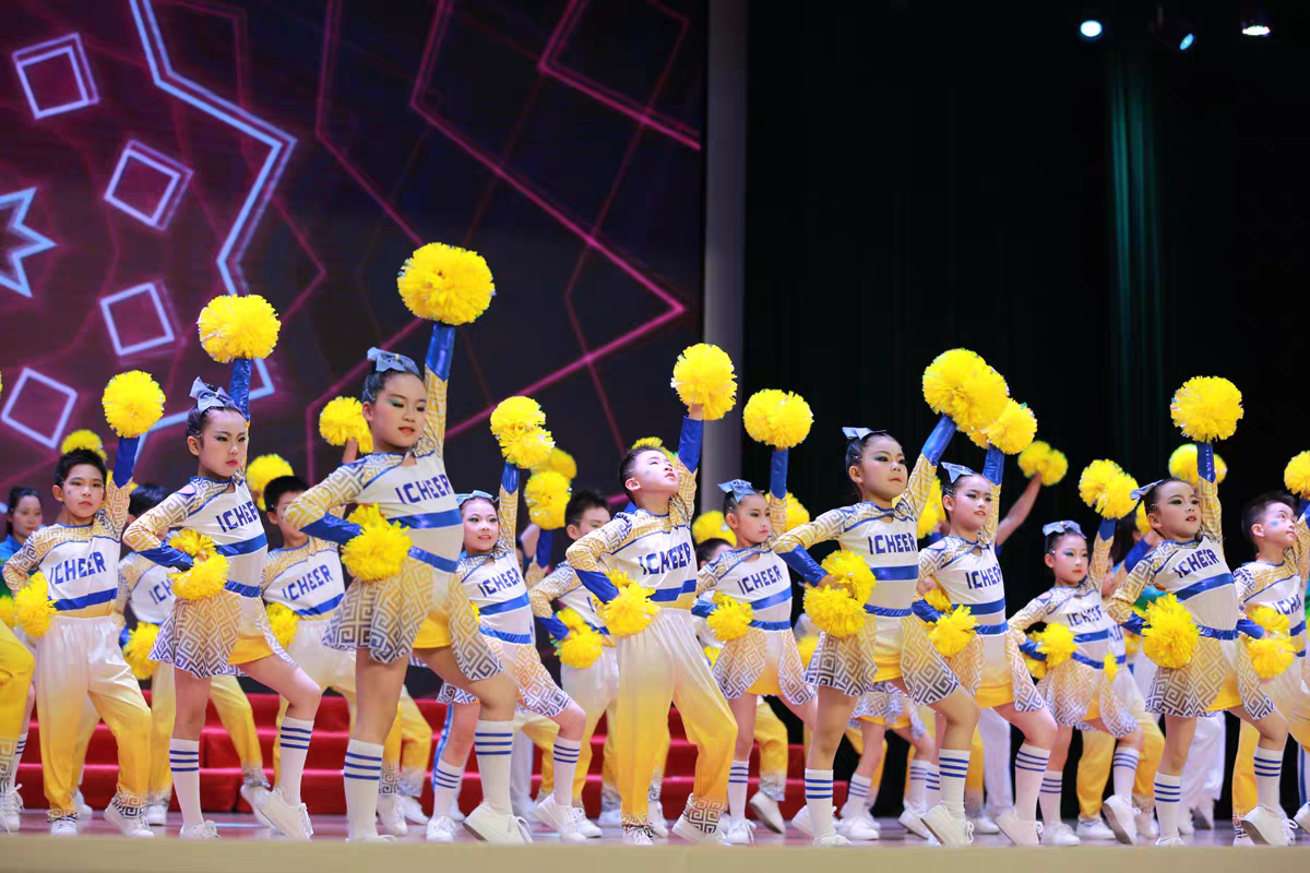 儿童啦啦操演出服中小学生竞技比赛团体拉拉队舞蹈服女童表演服装
