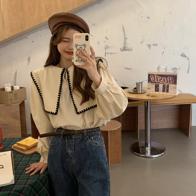 Real price ~ Korean version design impression small foreign style retro doll big Lapel bubble sleeve shirt