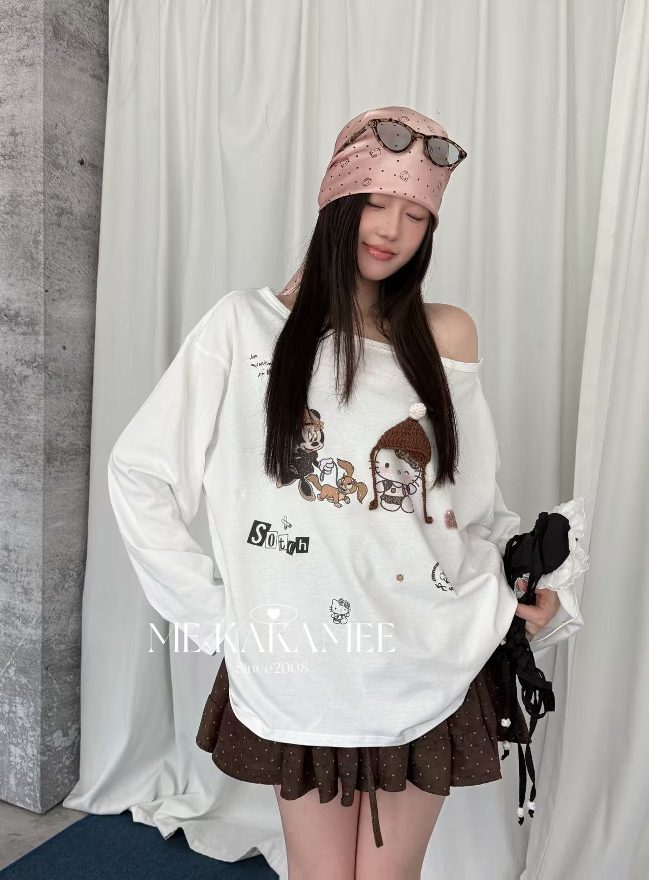 ME KAKAMEE秋新品喷画KT立体帽子可斜肩设计感大版长袖T恤9689
