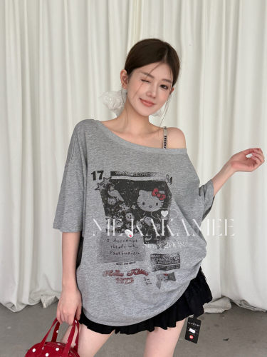 ME KAKAMEE夏新品美式复古KT喷画斜肩宽松大版短袖T恤配胸针S5181