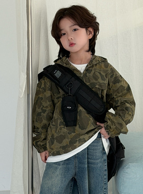 奶酪与喵男童外套2026年春款迷彩连帽宽松透气百搭休闲儿童上衣潮
