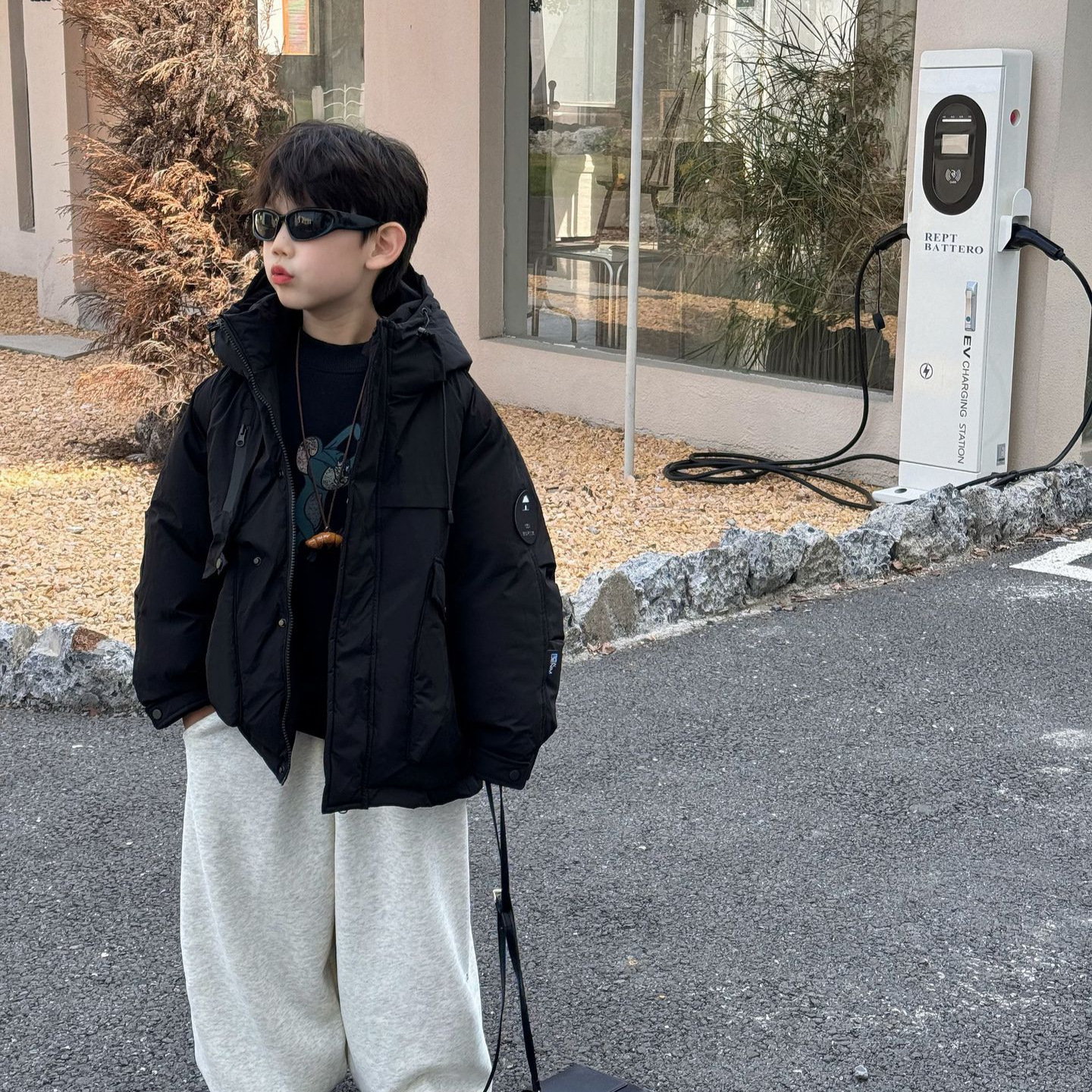 泰如2025冬季新款韩版儿童保暖冲锋衣纯色时尚羽绒服男童上衣潮