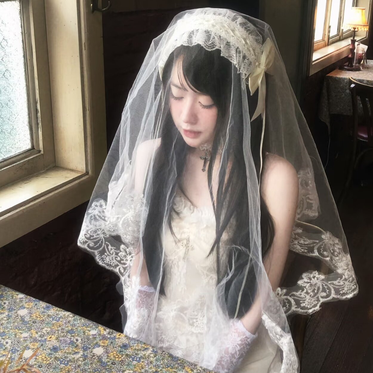 万圣节哥特cos蕾丝白色头纱人偶新娘婚礼拍照古早氛围感头饰面纱