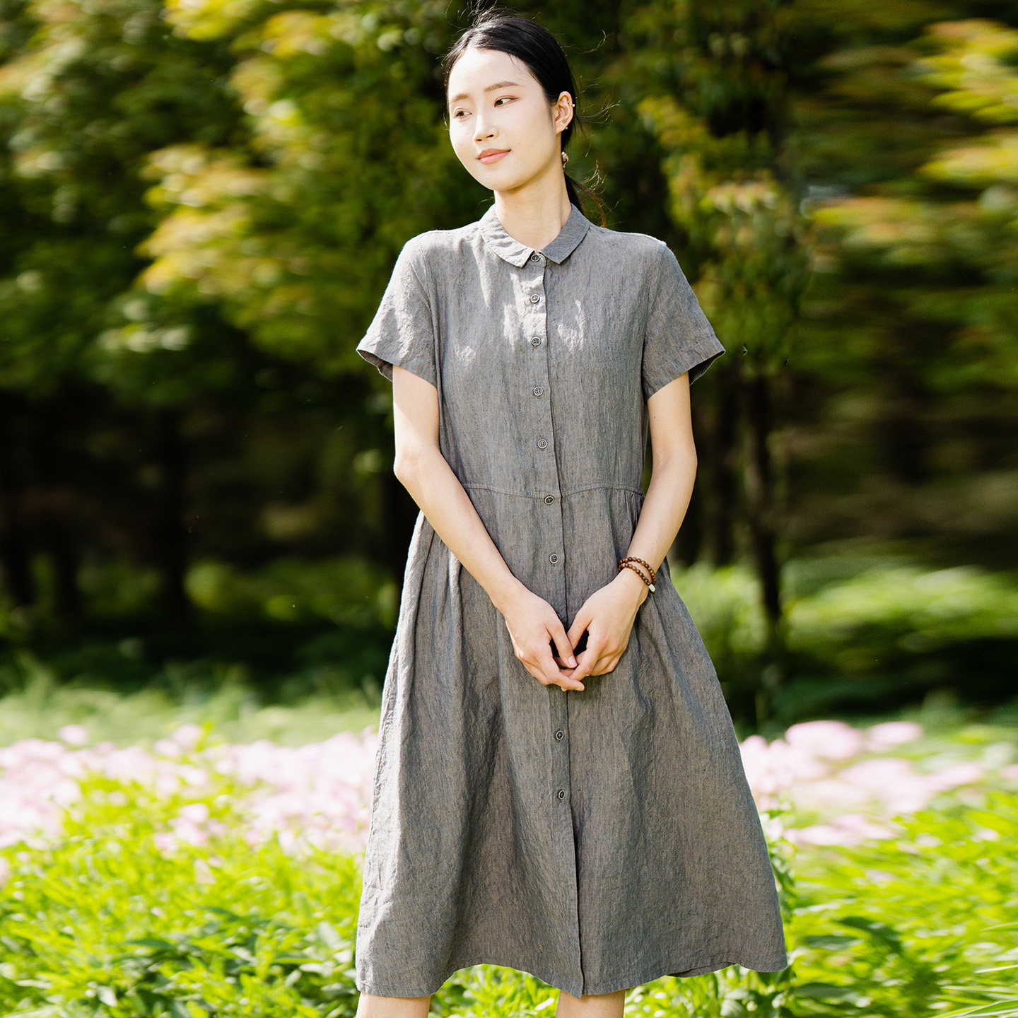 西河自制夏新品整洗工艺双色纱线色织亚麻翻领短袖中长连衣裙