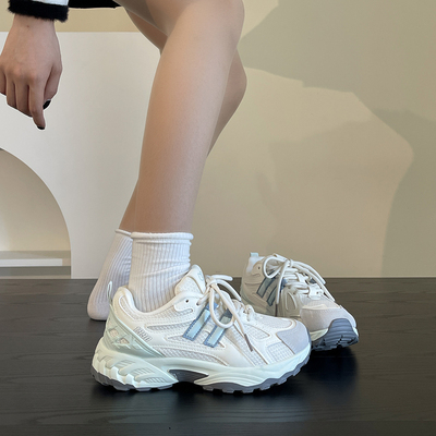 秋季巨好看白色复古增高老爹鞋