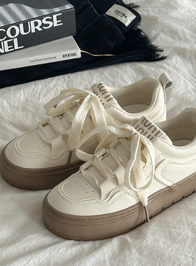 路十三舒适皮面小白鞋女款韩系爆款白色板鞋学生小众百搭chic鞋子