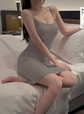 莫代尔带胸垫性感吊带睡裙女