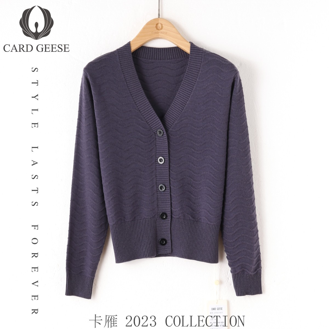 卡雁card geese 复古v领针织毛衣外套 myj-23t302-9535