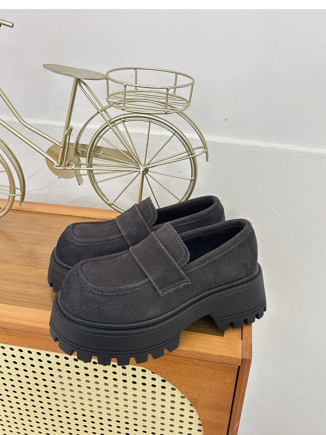 欧货磨砂真皮乐福鞋女2025年新款厚底时尚一脚蹬英伦风帅气小皮鞋