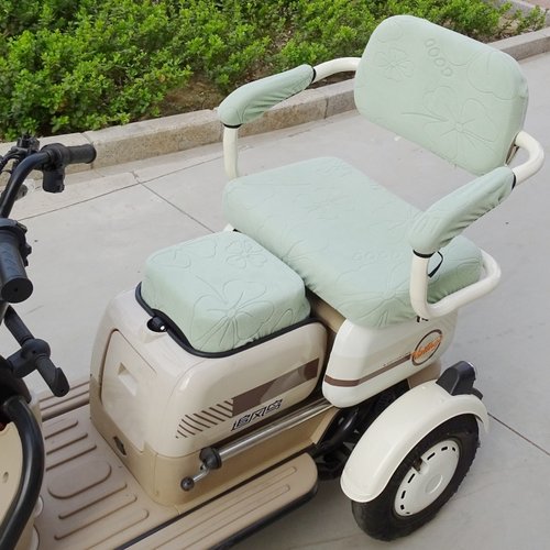 适用于爱玛米悦CM100 元宇宙电动三轮车坐垫套坐四季通用防滑防晒