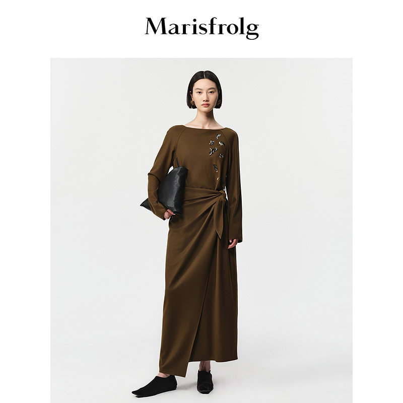 Marisfrolg玛丝菲尔冬款艺术刺绣捏褶围裹式气质收腰连衣裙
