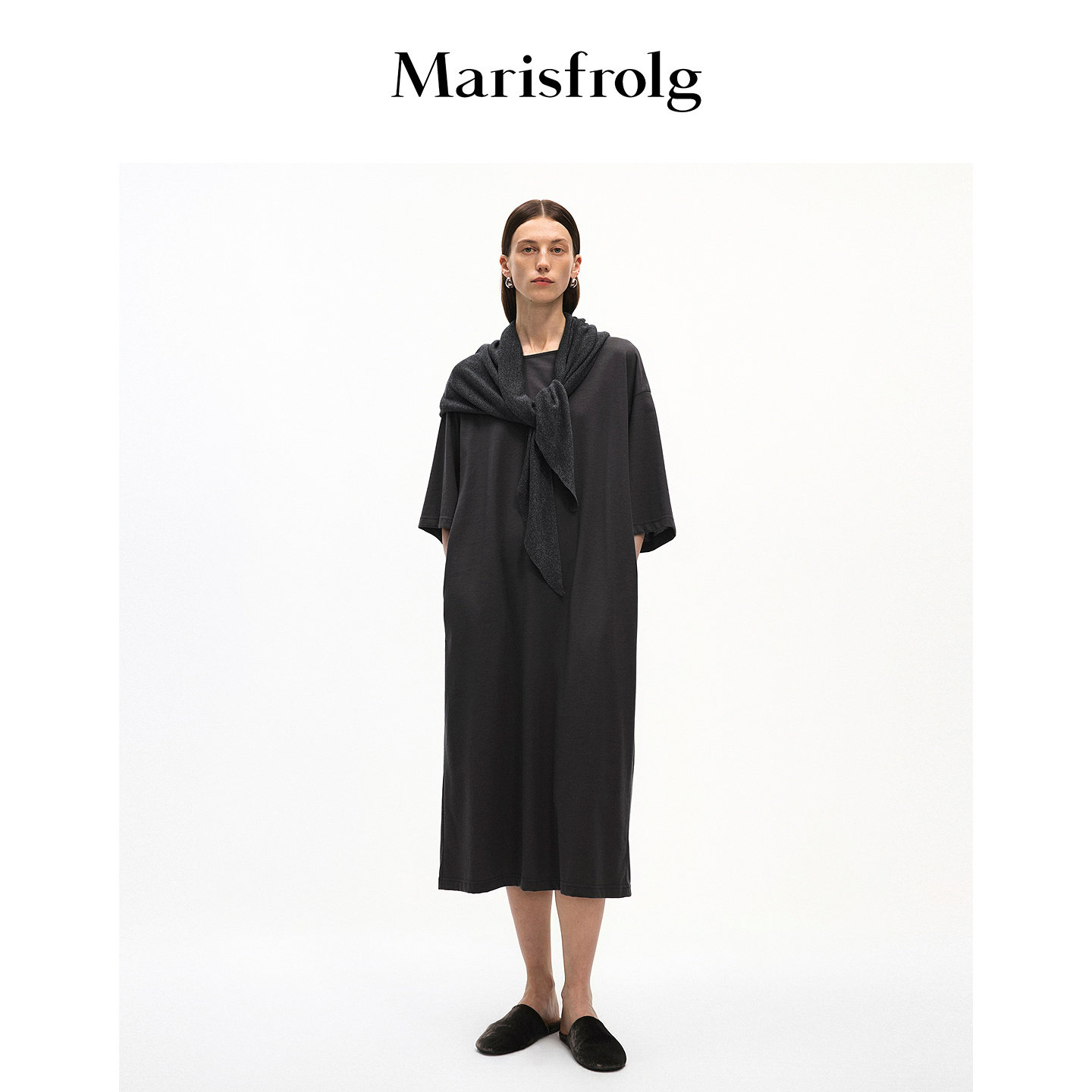 Marisfrolg玛丝菲尔熔岩灰简洁不对称方领中长居家T恤裙洋装