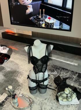 Mrspanda.甜心月神黑色红粉鱼骨胸衣2件套绑带蝴蝶结甜美性感显瘦