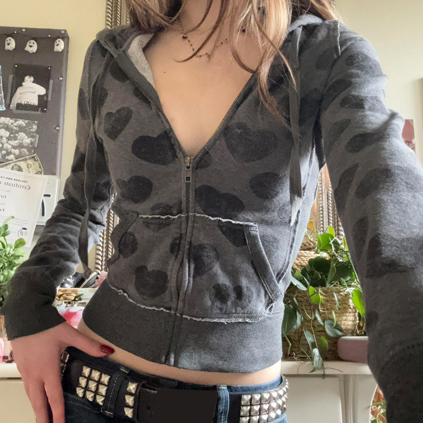 小众设计感复古爱心印花做旧V领连帽卫衣辣妹个性百搭休闲外套女