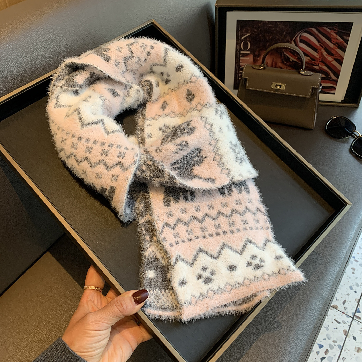 2025秋冬季新款百搭舒适羊毛混纺围巾女学生韩版粉灰条纹围脖学生,服饰配件/皮带/帽子/围巾,围巾/丝巾/披肩,淘宝优惠券,粉丝福利购,淘宝优惠卷