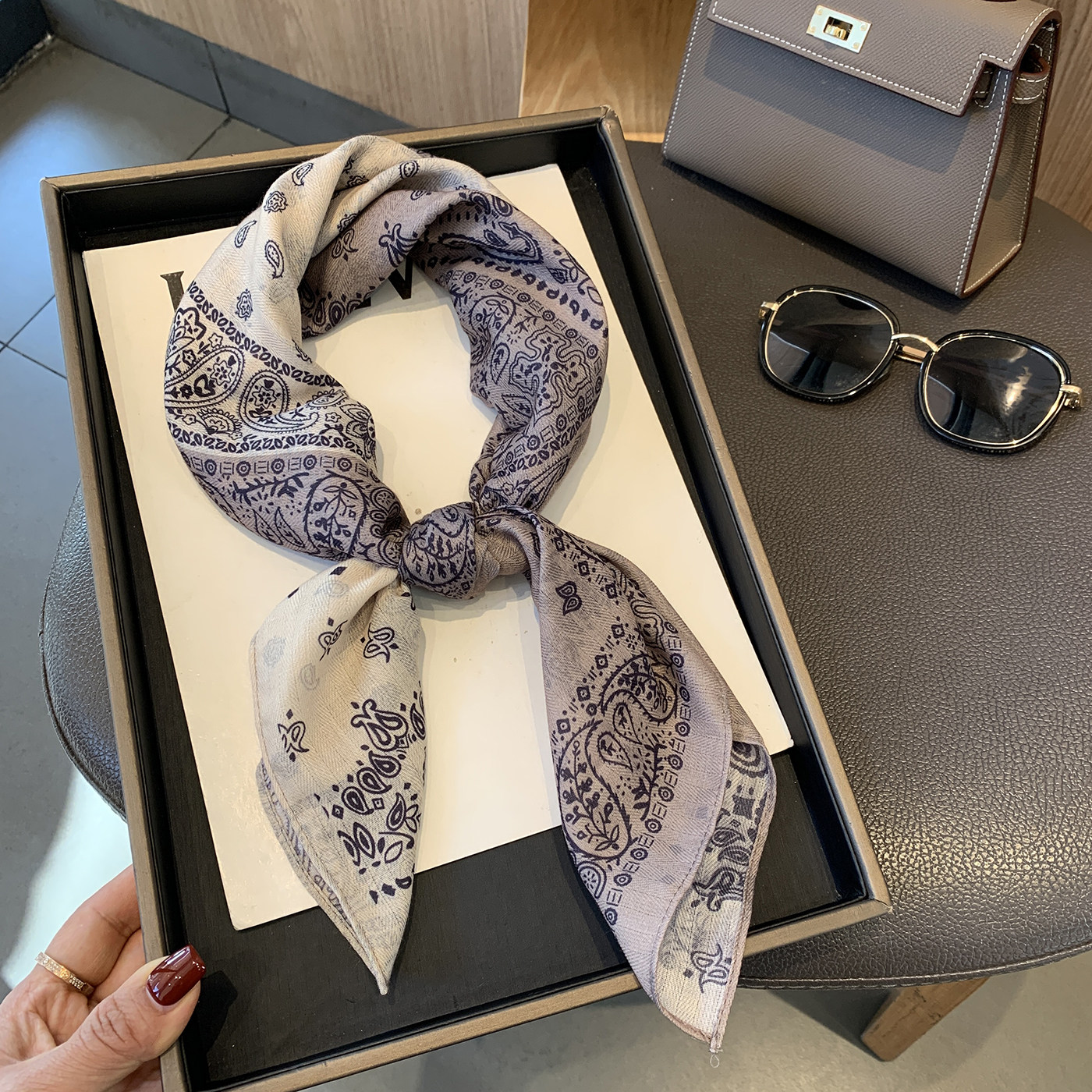 韩版复古腰果双面印花纹小方巾女春季装饰丝巾百搭护脖领巾发带,服饰配件/皮带/帽子/围巾,围巾/丝巾/披肩,淘宝优惠券,粉丝福利购,淘宝优惠卷