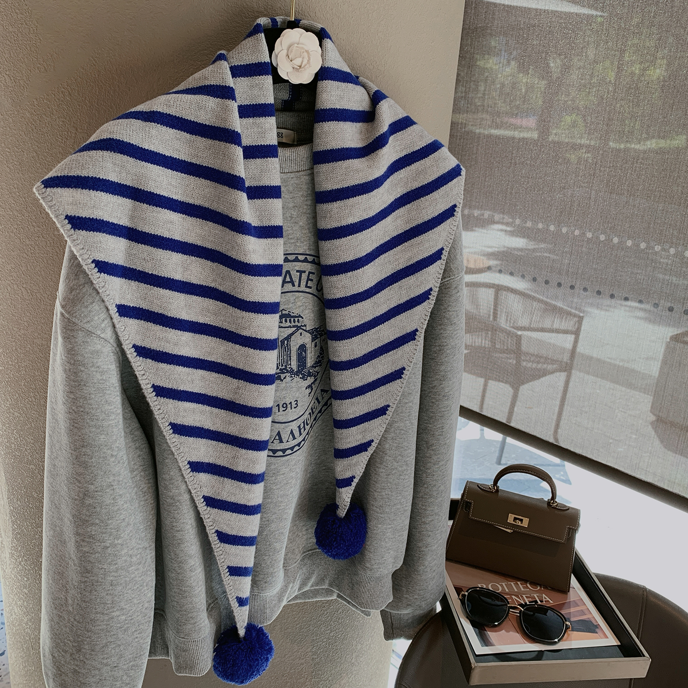 港风复古针织条纹毛线外搭披肩三角围巾女秋冬保暖装饰披肩围脖