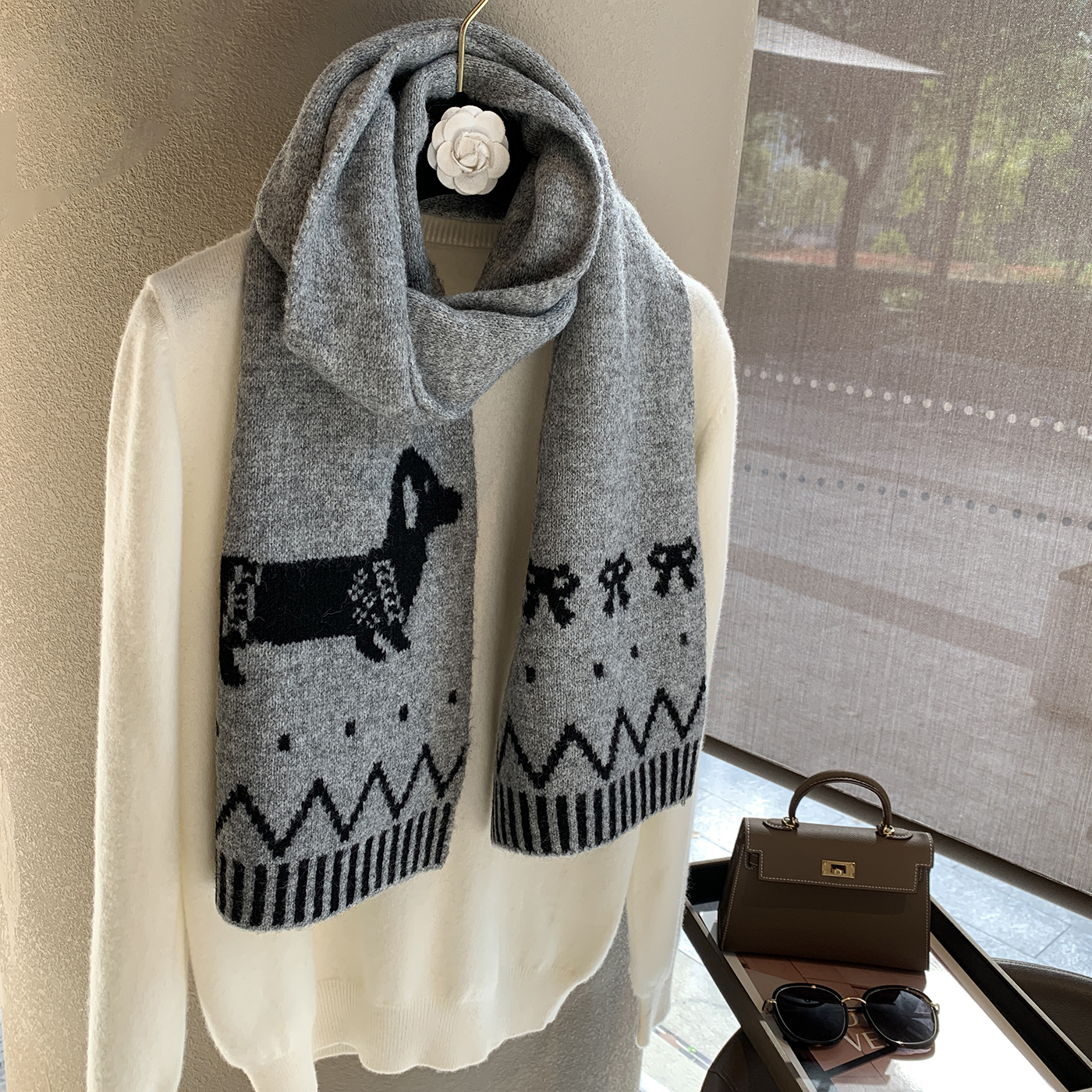 英伦风2025新款时髦腊肠狗冬季保暖围巾女百搭针织围脖