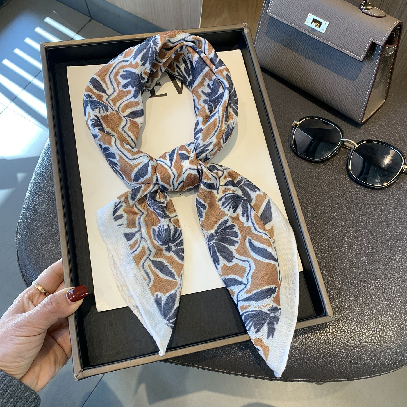 韩版复古植物花卉小方巾女春季双面印花百搭丝巾时尚装饰围巾,服饰配件/皮带/帽子/围巾,围巾/丝巾/披肩,淘宝优惠券,粉丝福利购,淘宝优惠卷