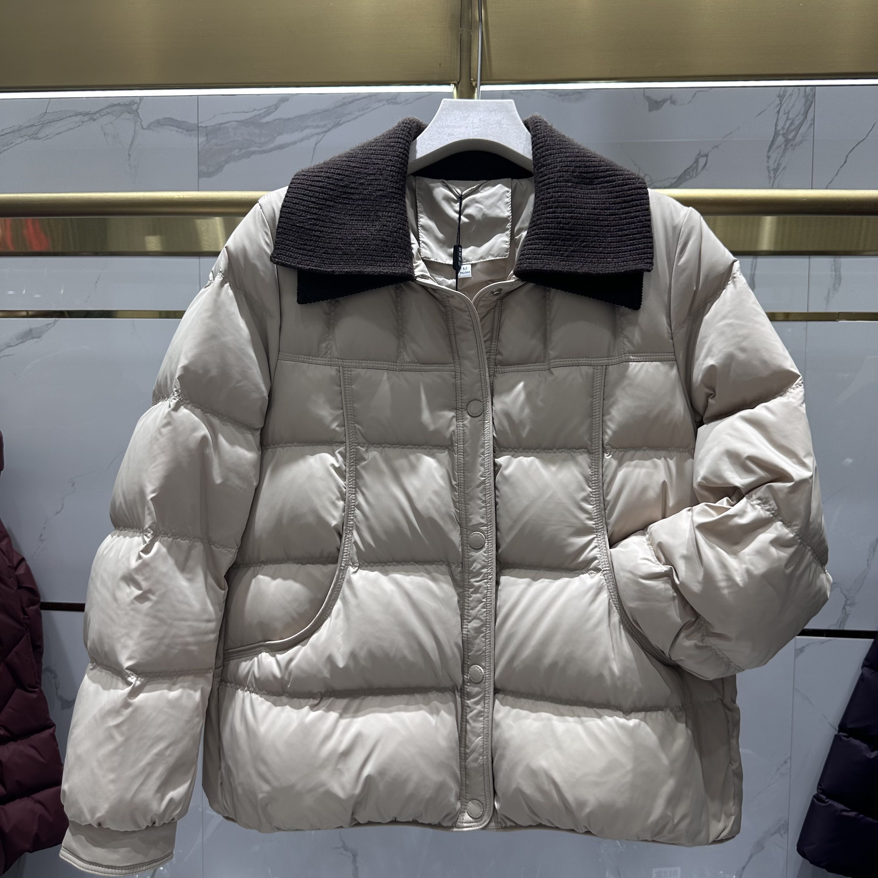 012   2025新款冬季女装时尚大码妈妈装保暖羽绒服外套