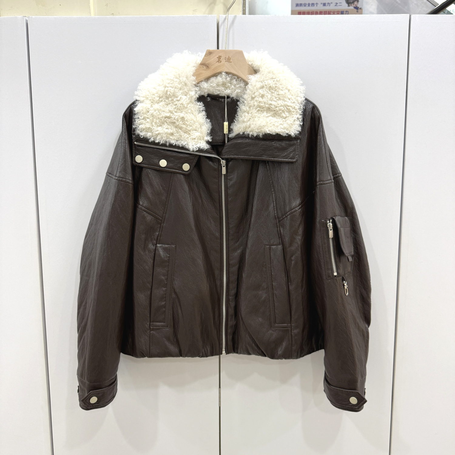 KDHHD88673欧洲站2025冬新款羊羔毛领皮衣短款加厚保暖鹅绒羽绒服