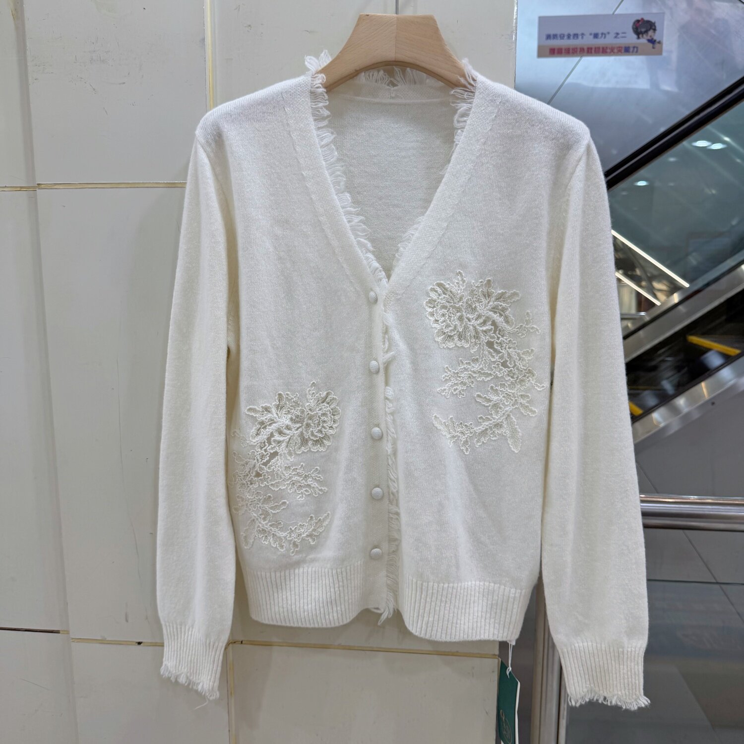 395-213欧货V领立体重工刺绣针织开衫女长袖流苏边减龄绵羊毛上衣