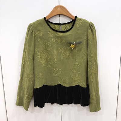 26613欧洲站2026春新款时尚百搭真丝丝绒拼下荷叶边提花圆领衬衣