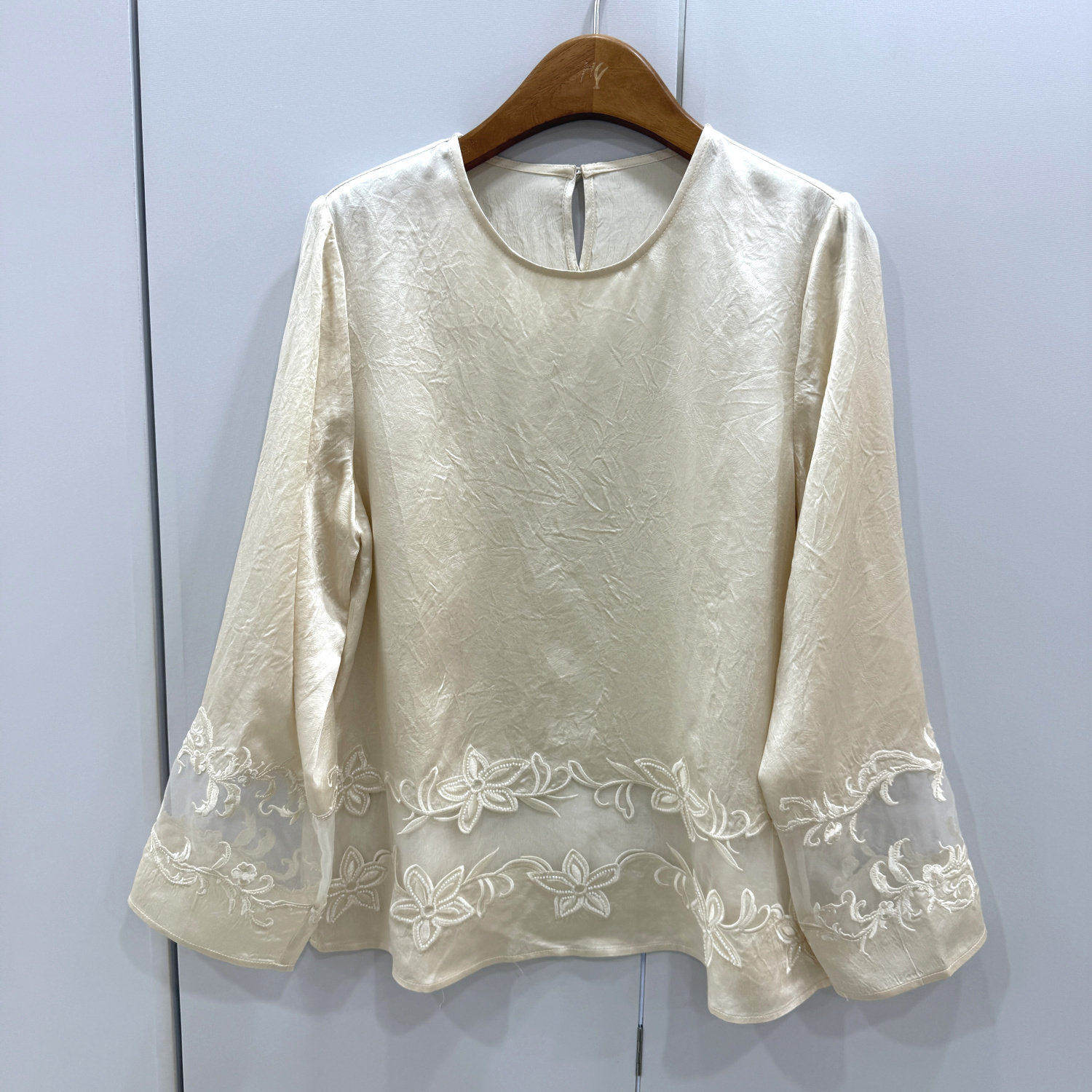 26726欧洲站2026春圆领宽松显瘦拼接网纱刺绣花国风醋酸衬衫上衣,女装/女士精品,上衣,淘宝优惠券,粉丝福利购,淘宝优惠卷