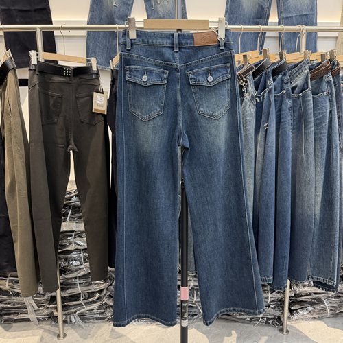 2026秋款YAK JEANS阿里莎莎87805显瘦压线喇叭裤牛仔裤女微喇裤