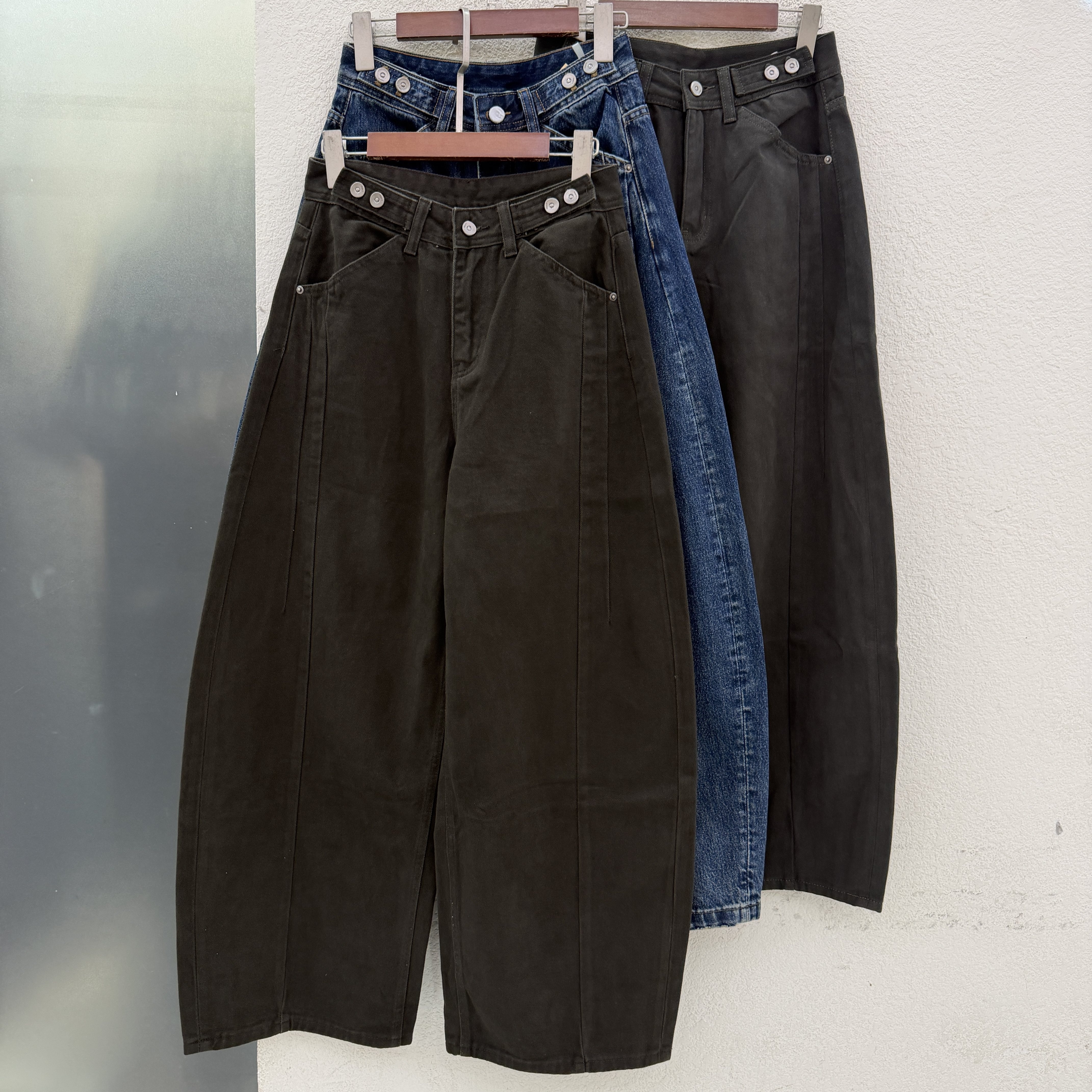 2026秋款JEANS金蚂蚁26697牛仔裤女高腰压线弯刀裤铆钉纽扣拖地裤