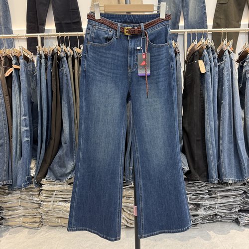 JEANS秋款易人86085四面弹修身百搭喇叭裤高腰女牛仔九分牛仔裤