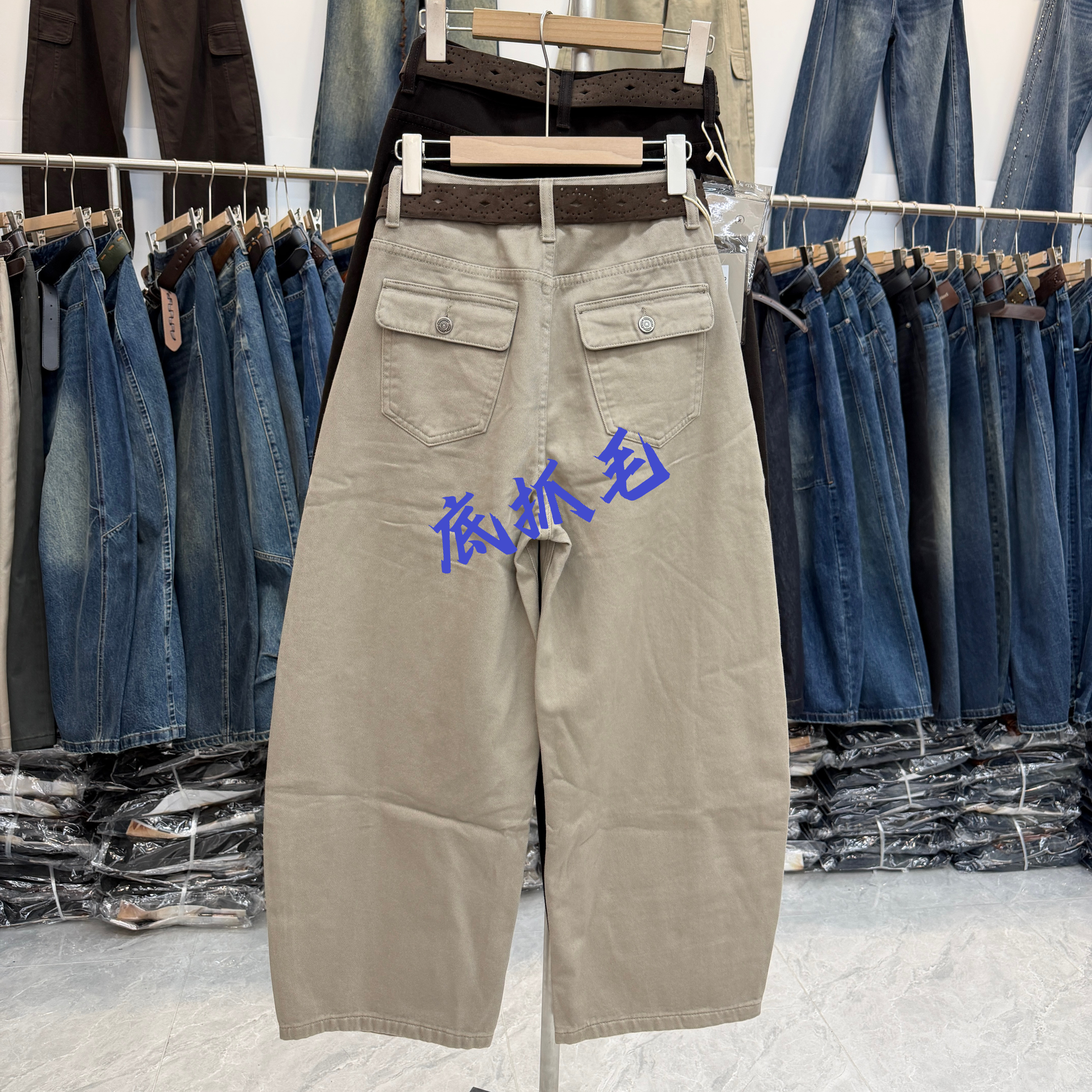 欧货正品 JEANS阿凡牛 5897无弹牛仔裤女磨毛薄绒弯刀裤2026冬款