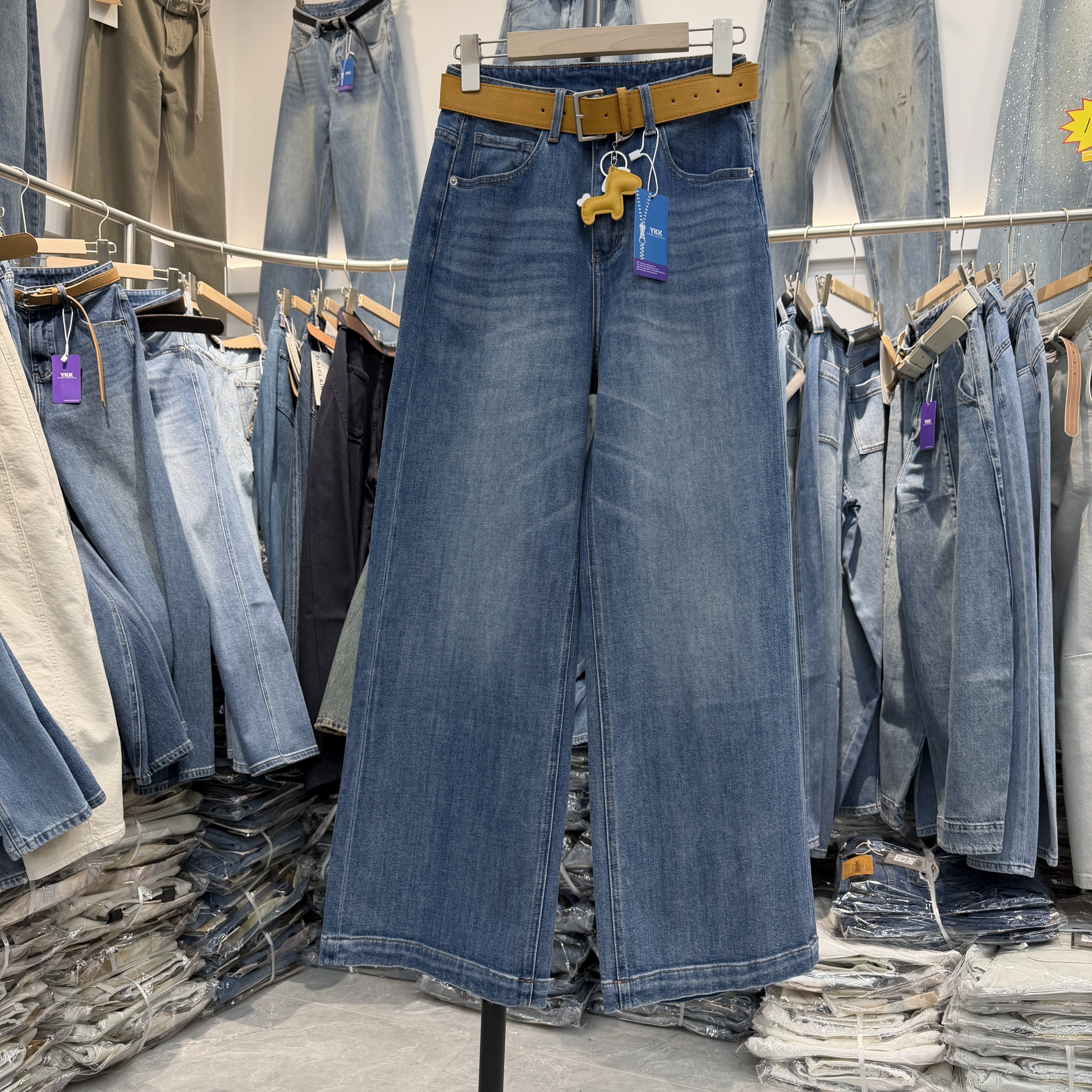 2026春新款Jeans易人82231浅蓝色宽松显瘦窄版女牛仔直筒阔腿裤