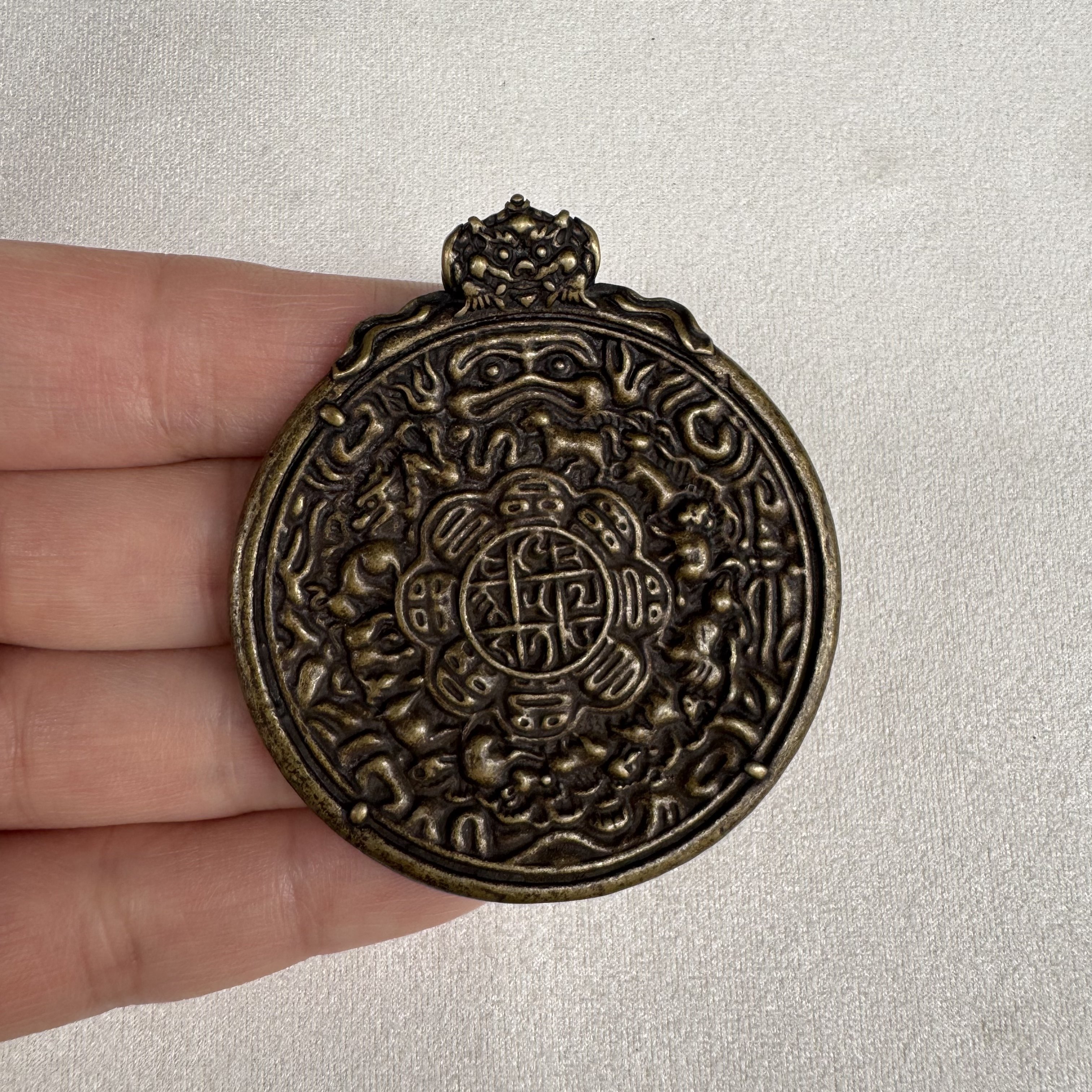 古玩杂项收藏仿古大清乾隆年制铜雕九宫八卦牌挂件吊坠