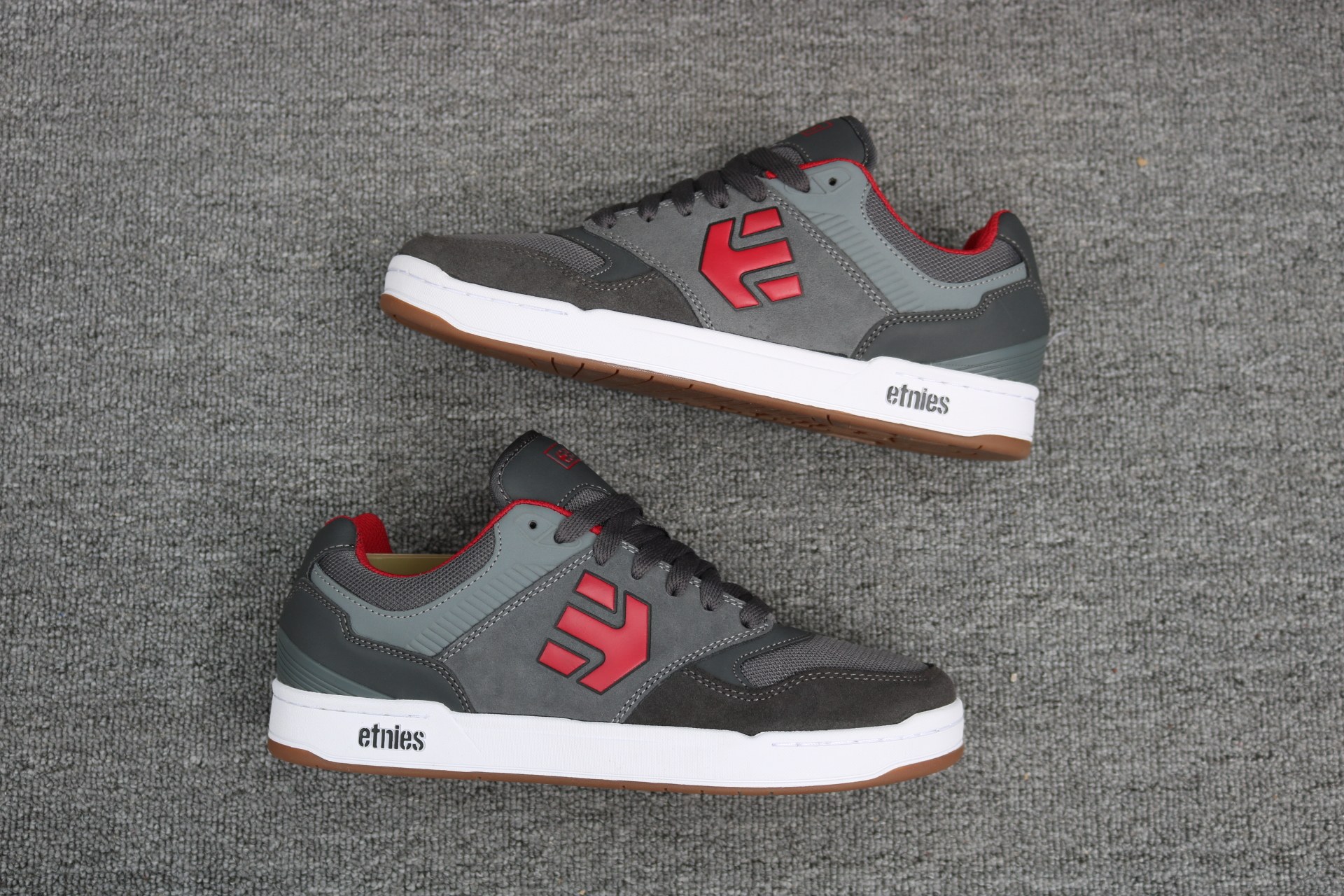 etnies滑板鞋element面包鞋globe小轮车dvs大码鞋lakai运动鞋es鞋